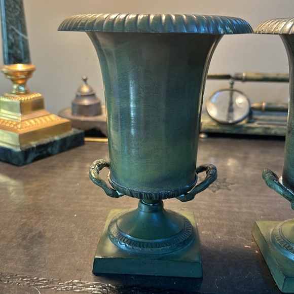 Pair of vintage brass vases - Picture 2 of 15